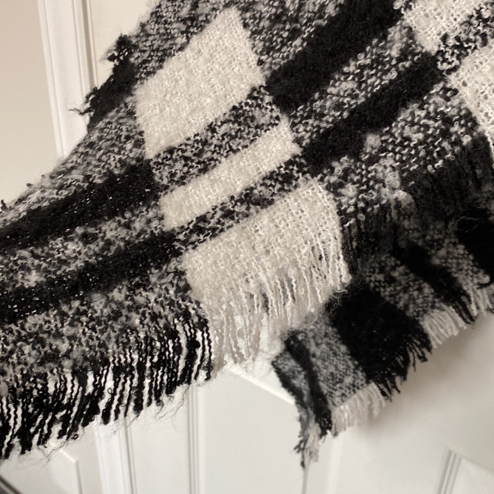 Altar’d State Scarf 🖤 - Picture 3 of 4
